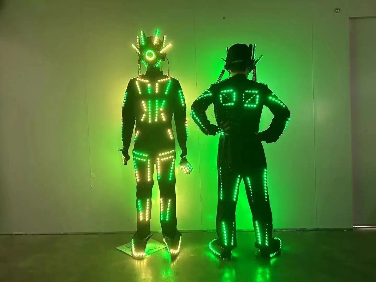 Full Color Smart Pixels LED Robot Suit Costume Lighting Up Suits For Stage Performance Clothing Nightclub