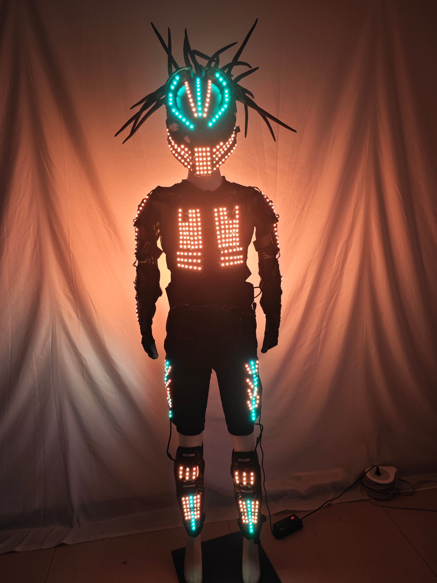 LED Luminous Armor Costumes Lighting Up Stage Dance Suits For Nightclub Bar Light Show Performance With Helmet And Hair