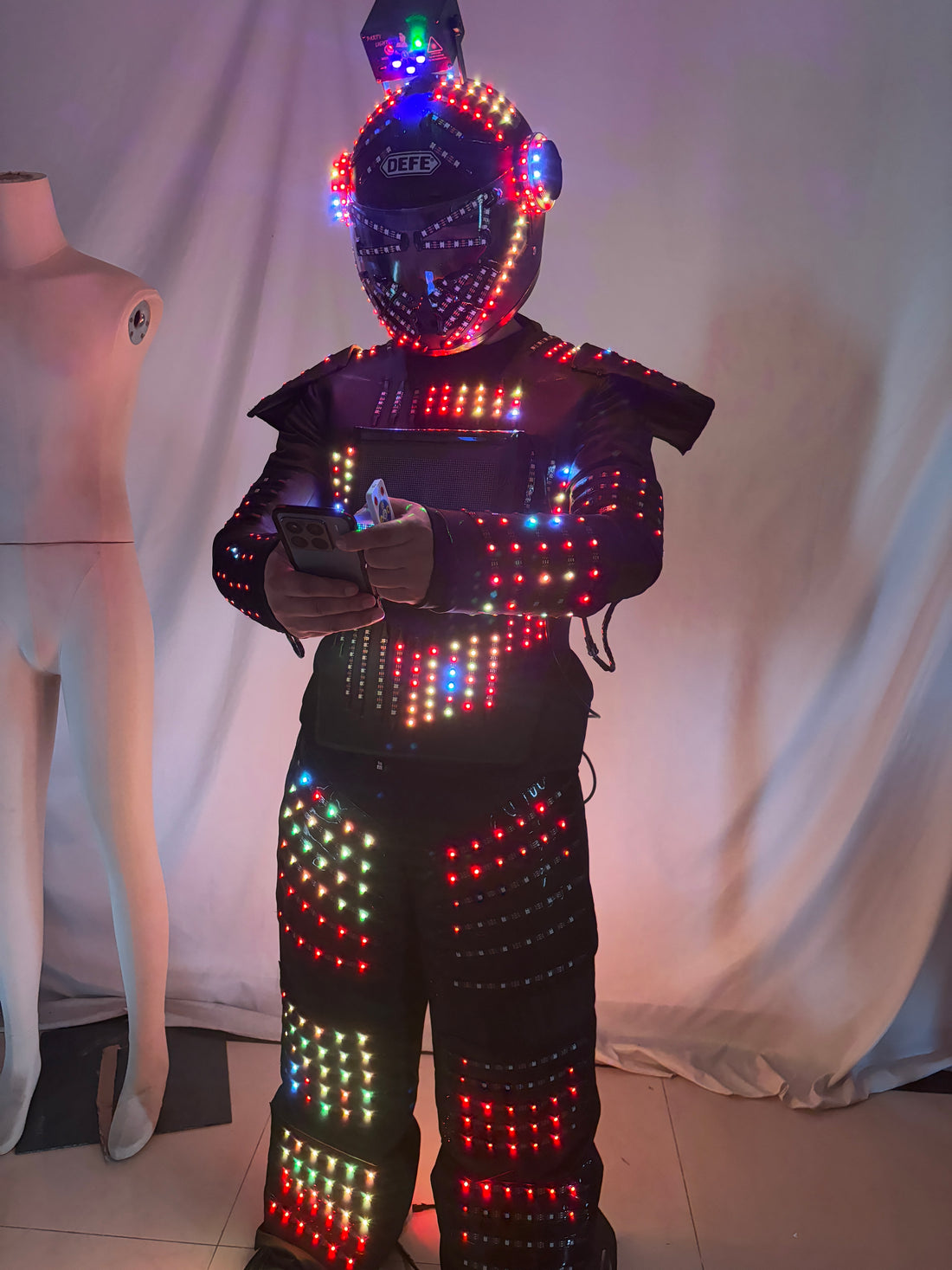 LED Robot Suit Costume Stage Dance RGB Luminous Armor Nightclub Bar Light Show Mechanical Dance LED Clothes