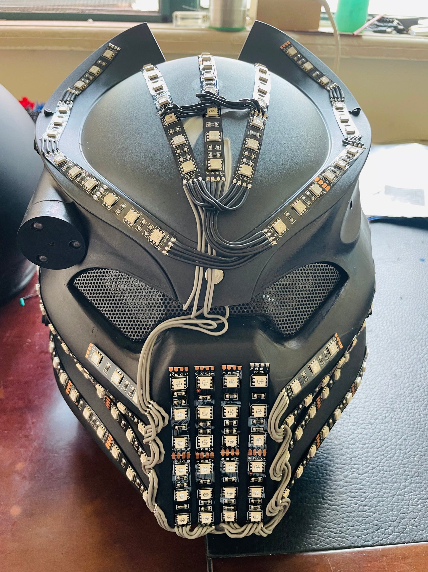 LED Helmet Illuminating Head Wearable Mask Lighting Up Costume Props For Stage Performance Celebration Halloween Decoration