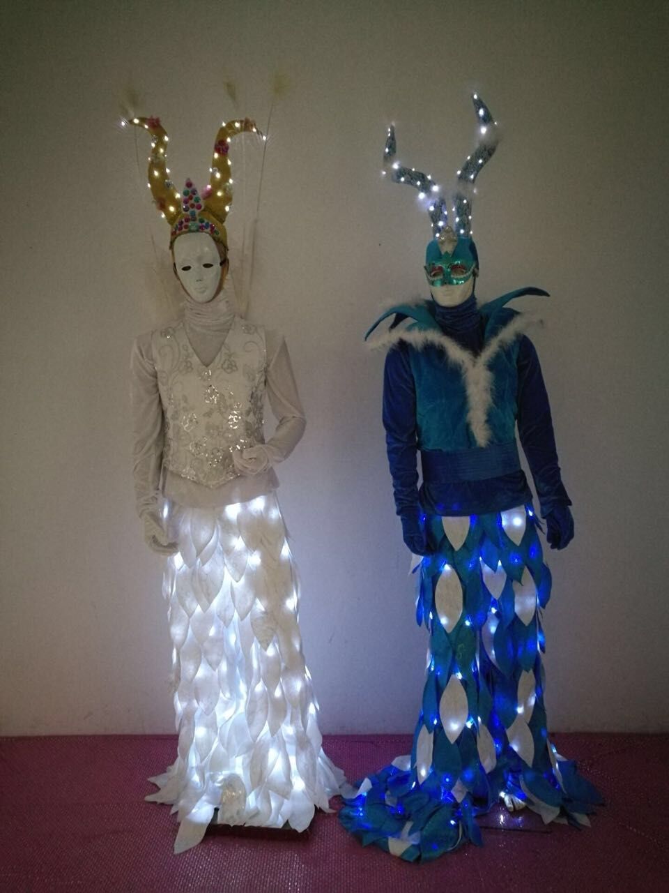 Trajes de caminante con zancos LED Trajes de luz LED Robot LED