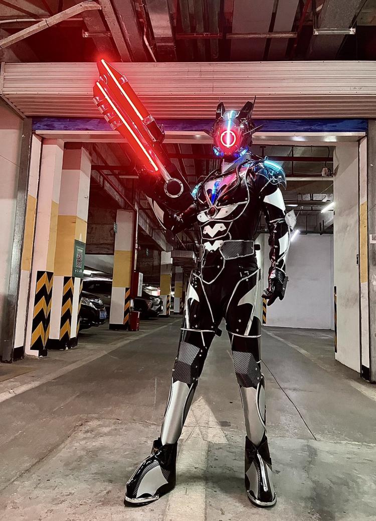 Cyberpunk Bar Future Warrior LED Light Mech Performance Props Armadura mecánica iluminada Disfraces de rendimiento Cosplay Máscara Shinobi